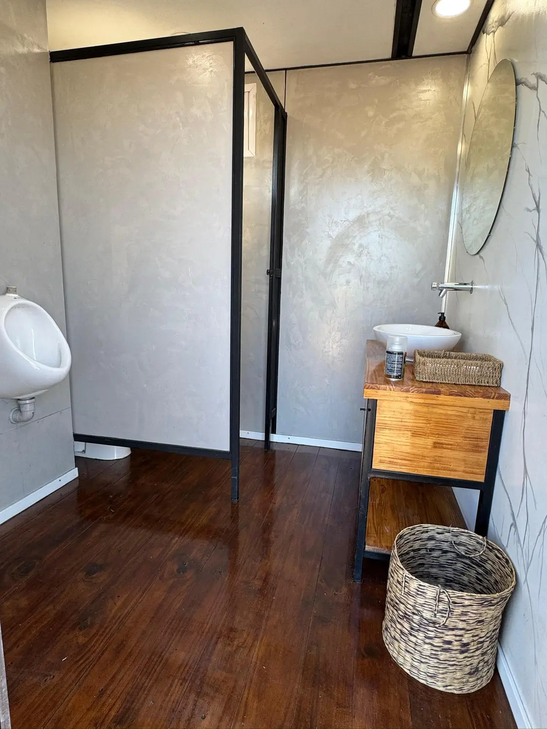 Baño accesible AQUALIS amplio y equipado