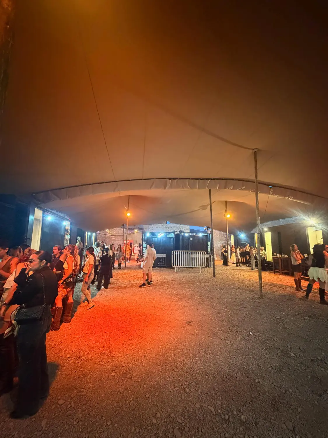 Unidad sanitaria VIP AQUALIS lista para invitados
